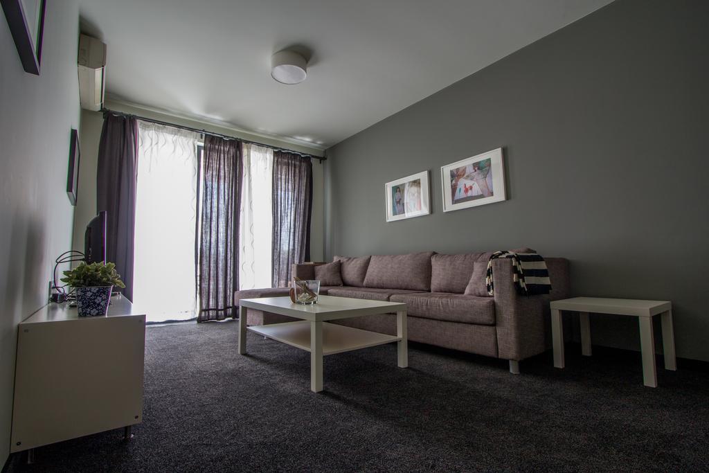 Family Hotel Friends Villa Enchets Chambre photo
