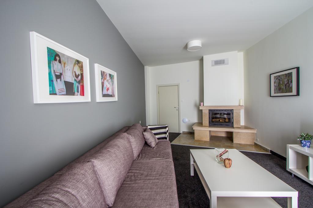 Family Hotel Friends Villa Enchets Chambre photo