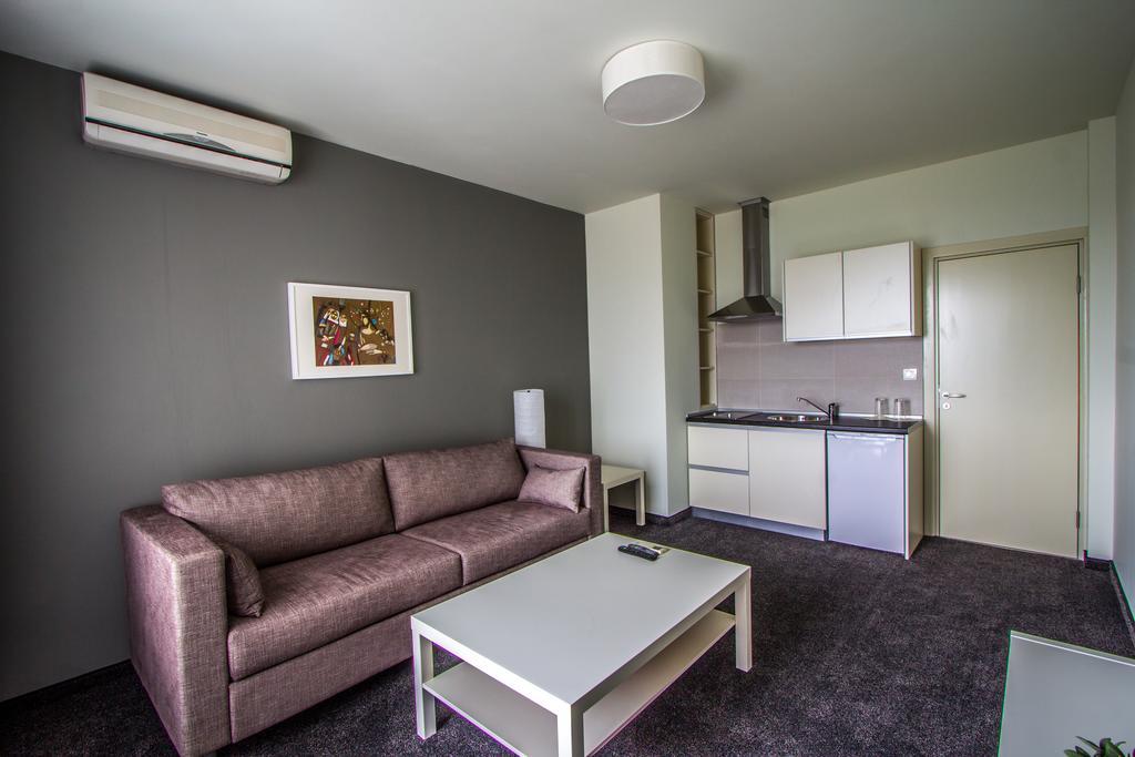 Family Hotel Friends Villa Enchets Chambre photo