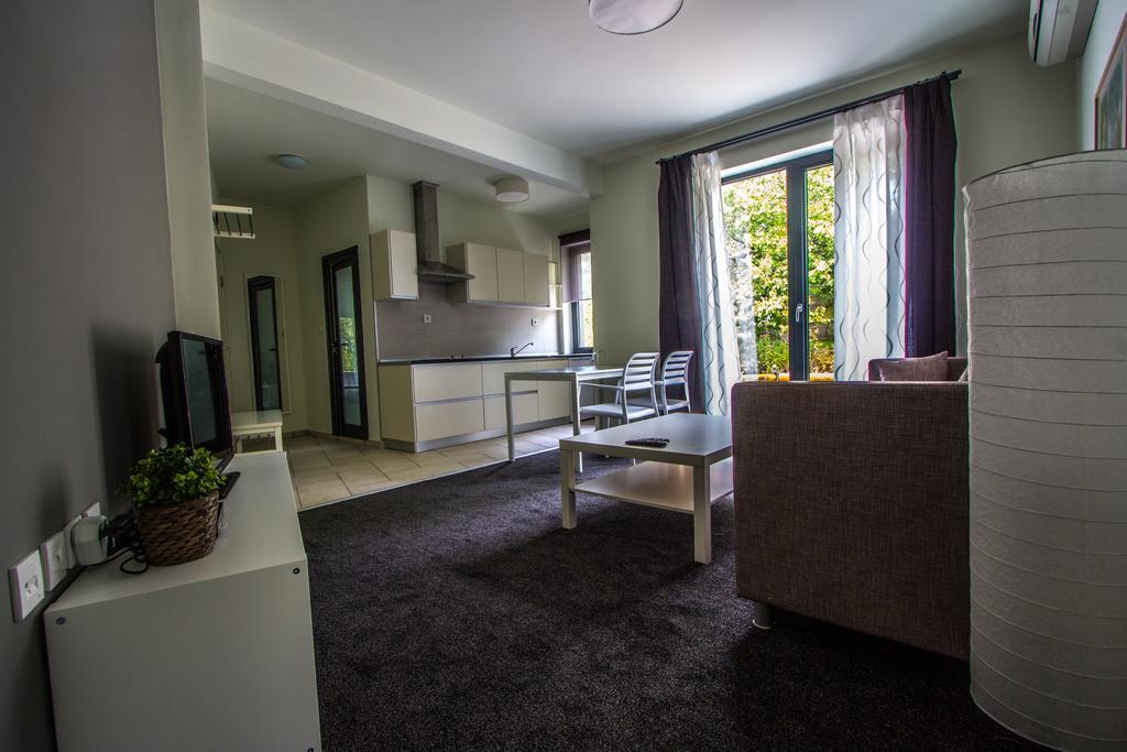 Family Hotel Friends Villa Enchets Chambre photo
