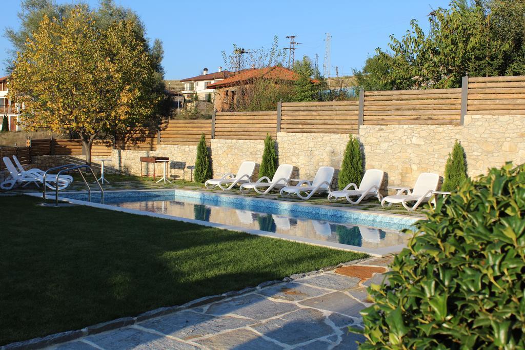 Family Hotel Friends Villa Enchets Extérieur photo
