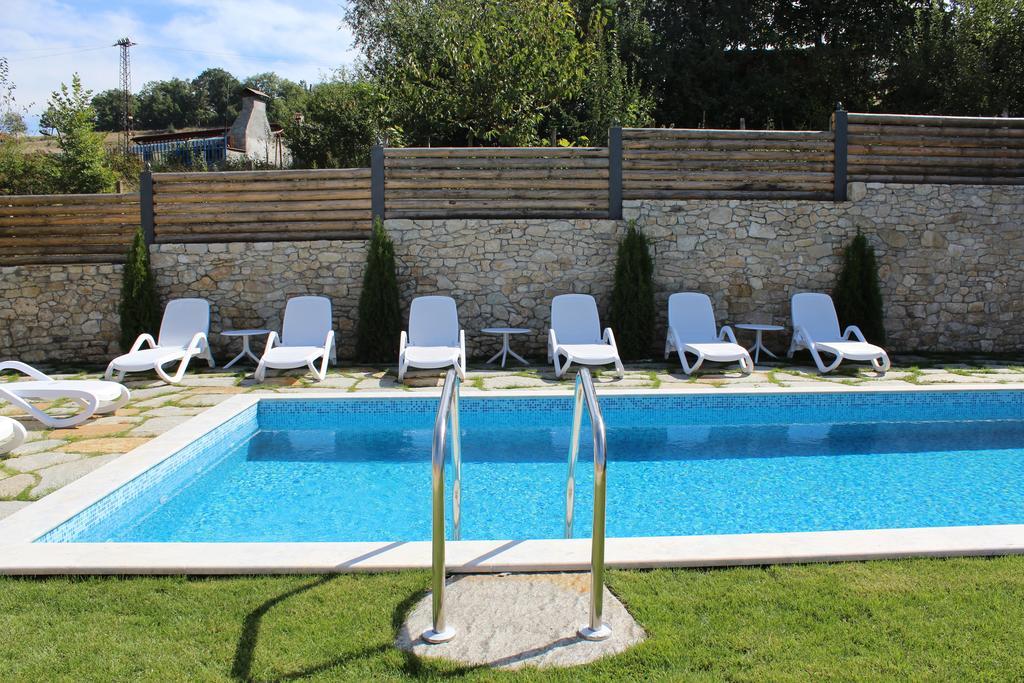 Family Hotel Friends Villa Enchets Extérieur photo
